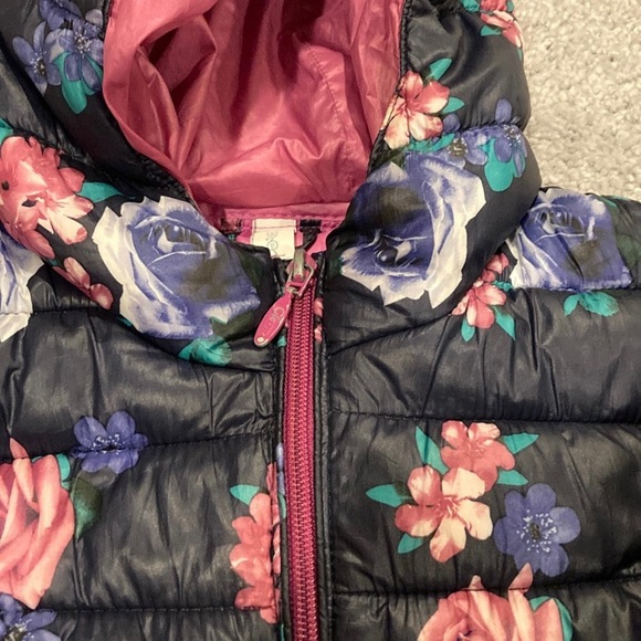 ❌SOLD on MERCARI❌ Lightweight Puffer Girls Jacket - Picture 4 of 10